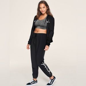 Black Victoria’s Secret PINK Fleece Classic Sweatpants size Medium